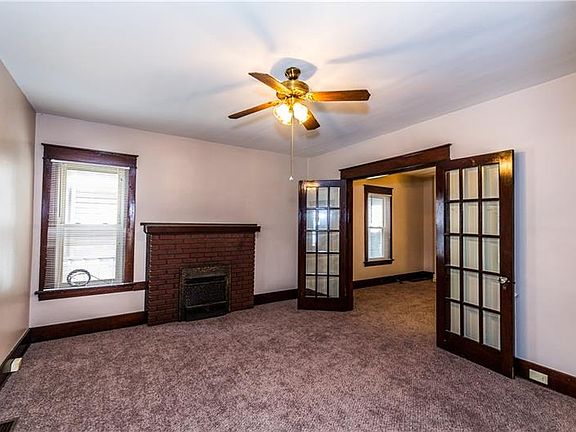4th image of 234 E Brady St #1