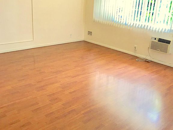 4th image of 818 W Glenoaks Blvd APT A