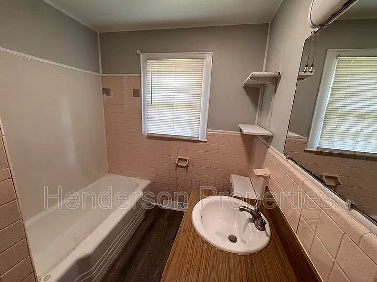 634 N Kelly St — Photo 12