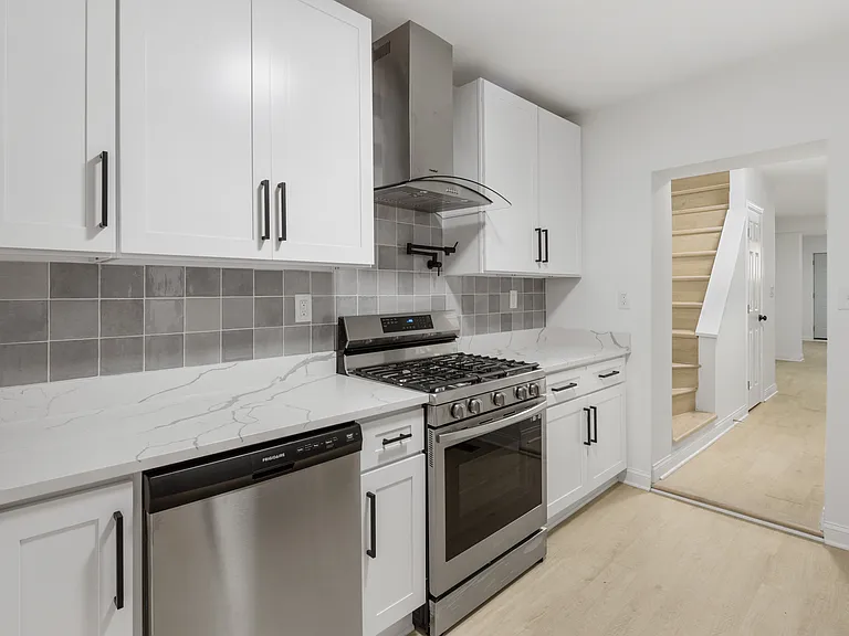 315 E Fort Ave — Photo 9
