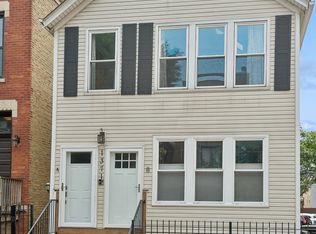 1371 W Crystal St APT A, Chicago, IL 60642