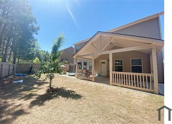 1096 Glenwyck Dr — Photo 3