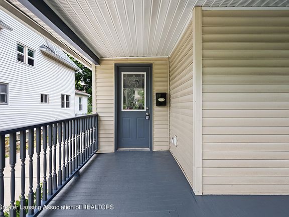 2nd image of 215 Allen St