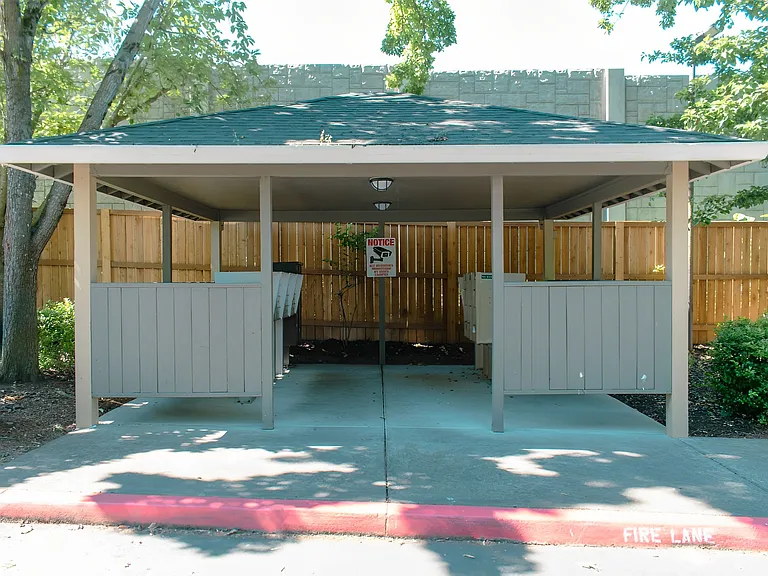 Carriage House Apartments — Photo 13