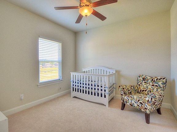 4th image of 40461 Emmy Ave