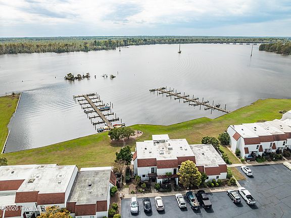 4th image of 110 S Washington Harbor