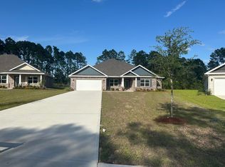 144 Bentgrass Rd N, Freeport, FL 32439