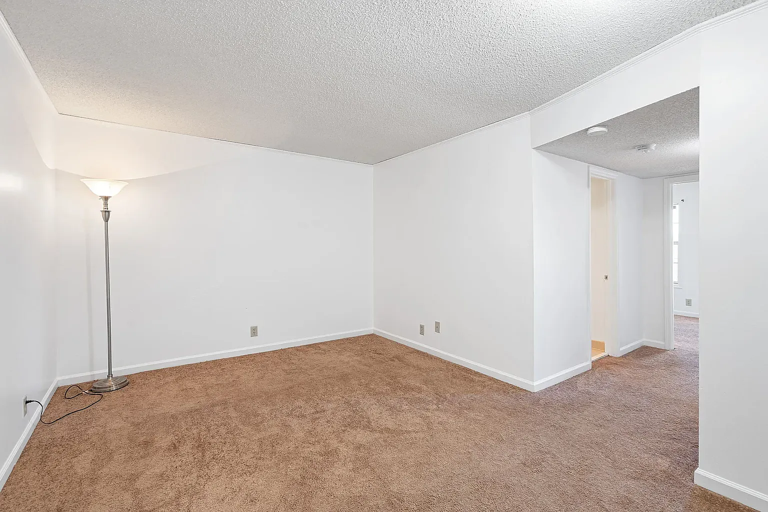 2 bed, 750 sqft, $1,650 — Photo 3