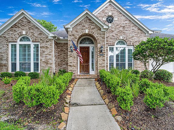 3rd image of 25710 Jordan Terrace Ln