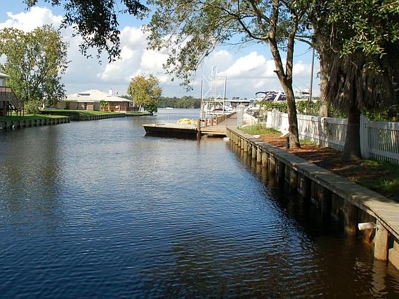 Deep Water 100' frontage