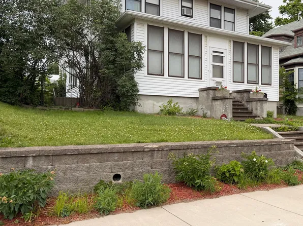422 S Broadway St, New Ulm, MN 56073