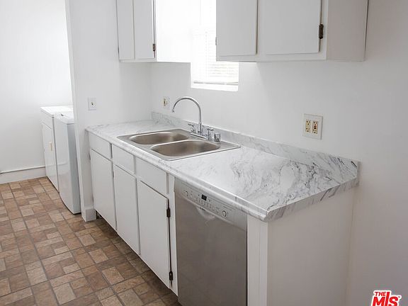 3rd image of 11674 La Grange Ave