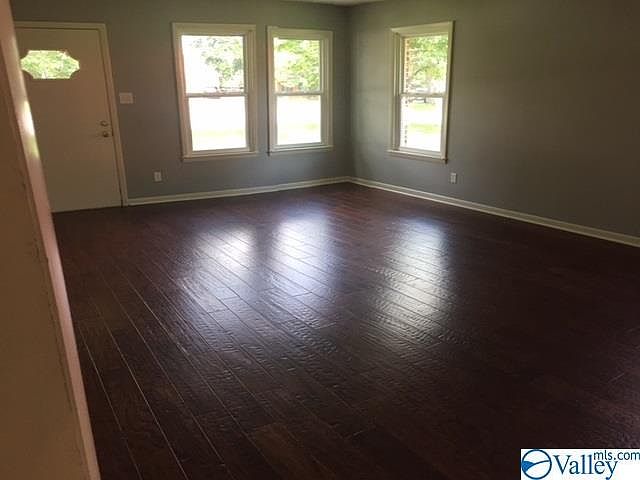 2nd image of 106 Pattock Ct