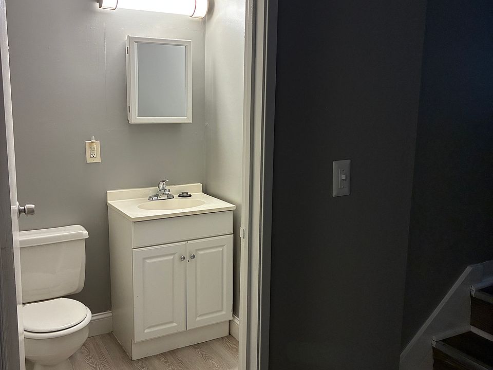 1st image of 301 Main St #210