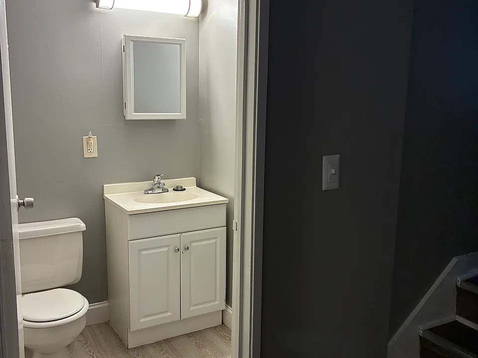 301 Main St #210