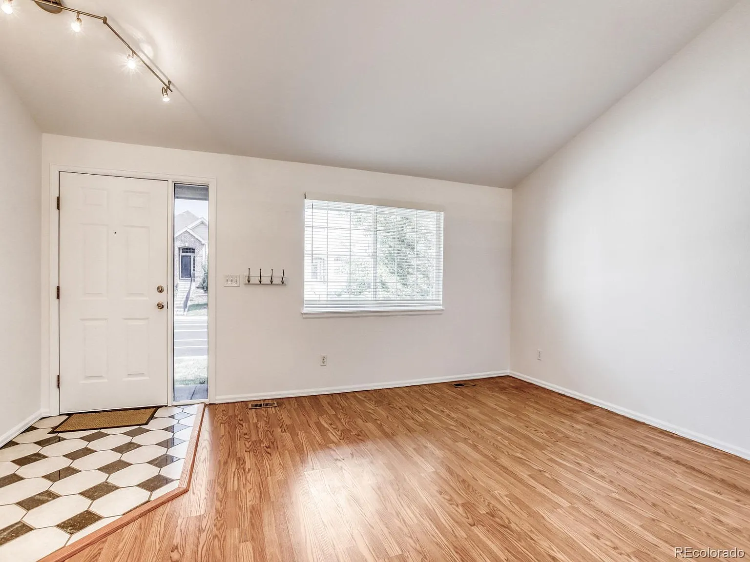 3 bed, 2.5 bath, 1149 sqft, $2,850 — Photo 3