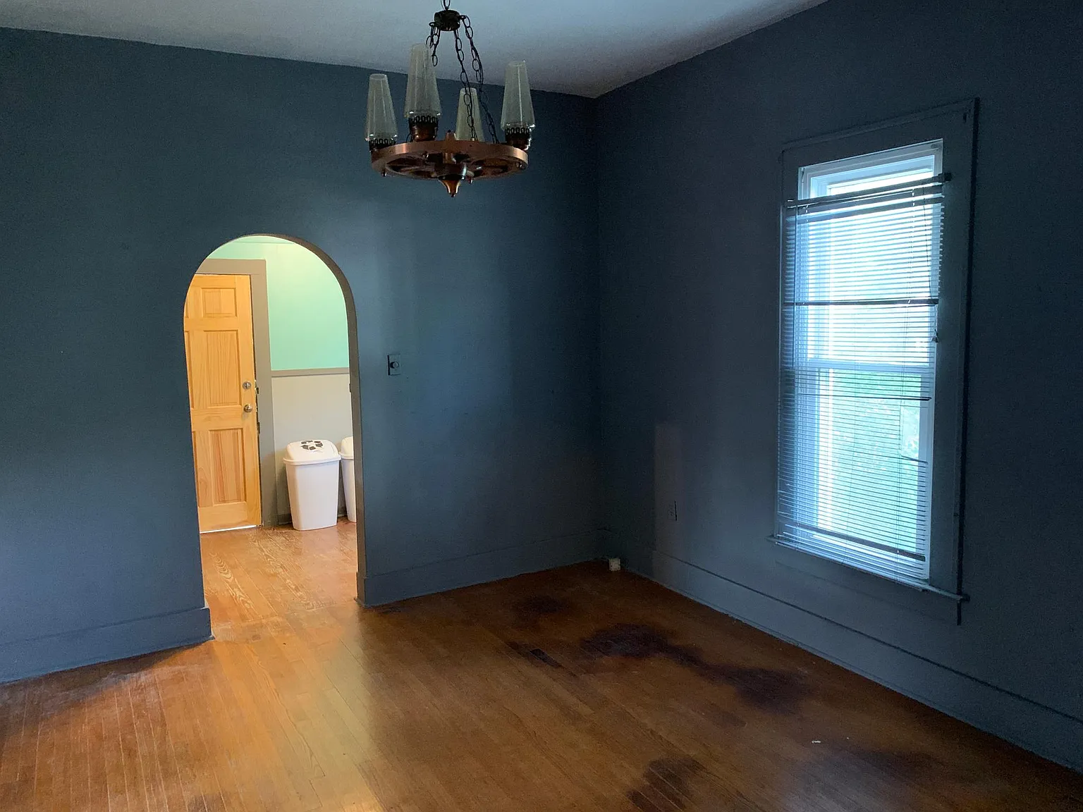 2 bed, 1100 sqft, $1,100 — Photo 3