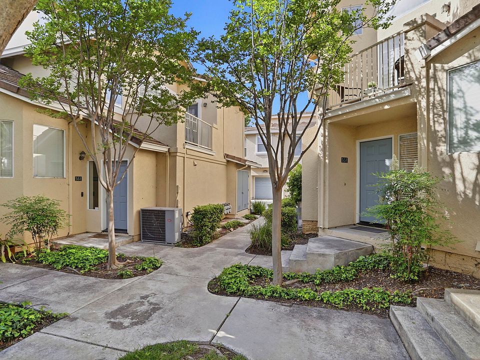 1st image of 558 Manhattan Pl