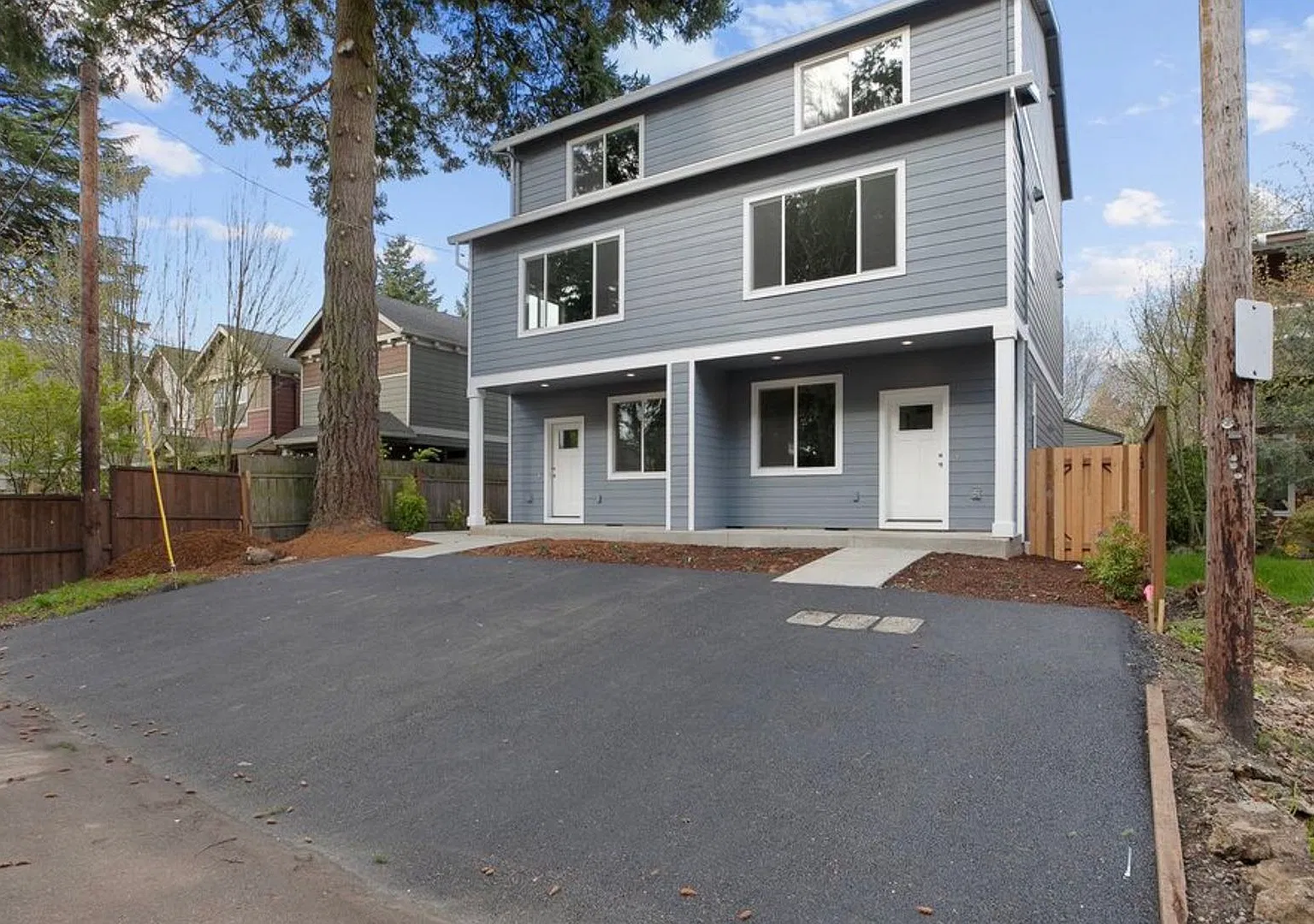 A Dog Lover's Dream! Modern Single-Family Home, Large Private Backyard & Creston Park Steps Away — Photo 3