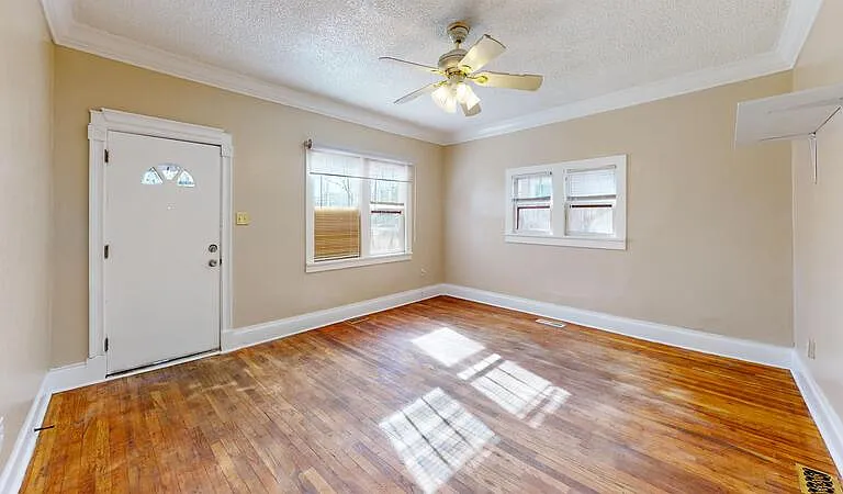 222 E Harrison St — Photo 3
