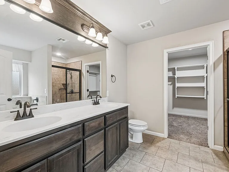 1751 Lexington Ct — Photo 35