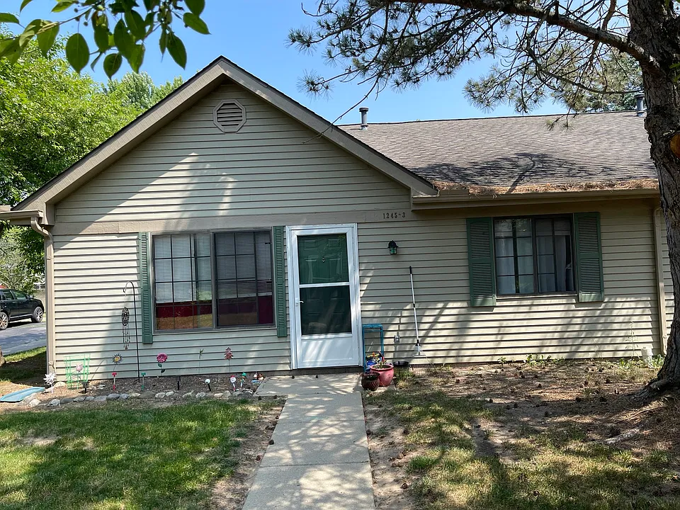1245 Oxford Manor Ct #3