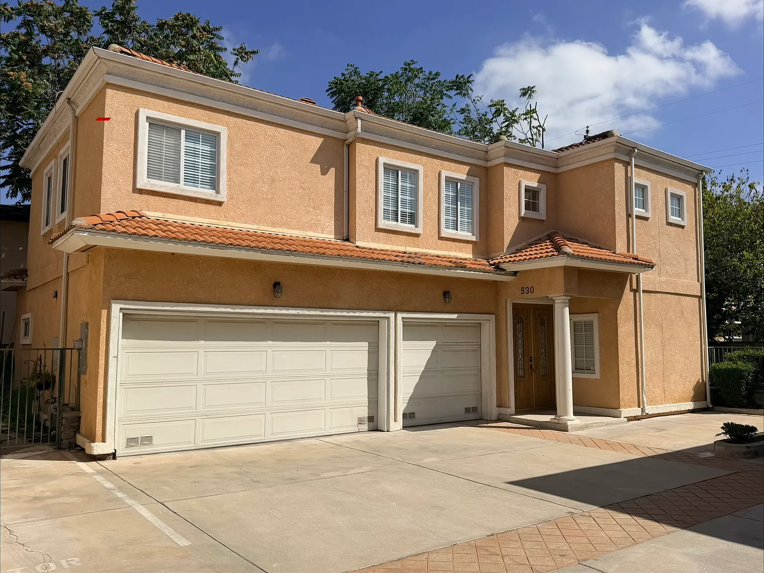4 bed, 1894 sqft, $4,600 — Photo 1