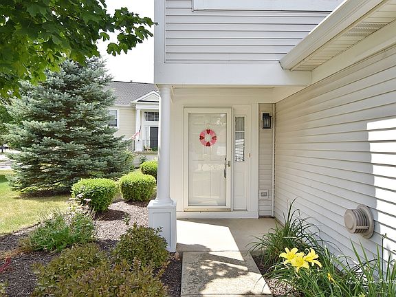 2nd image of 960 Ainsley Dr #960