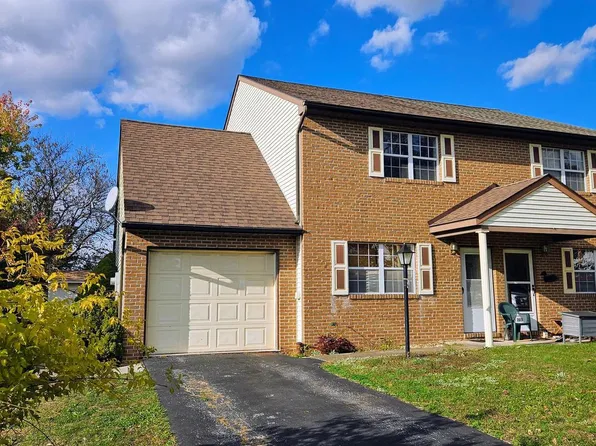 1708 Condor Ln, Dover, PA 17315