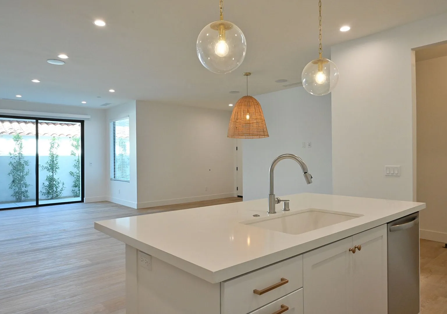 52795 Avenida Navarro — Photo 2