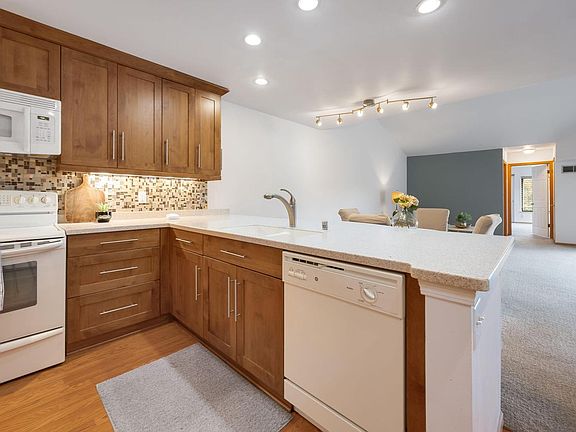3rd image of 1600 W Green Tree ROAD #319