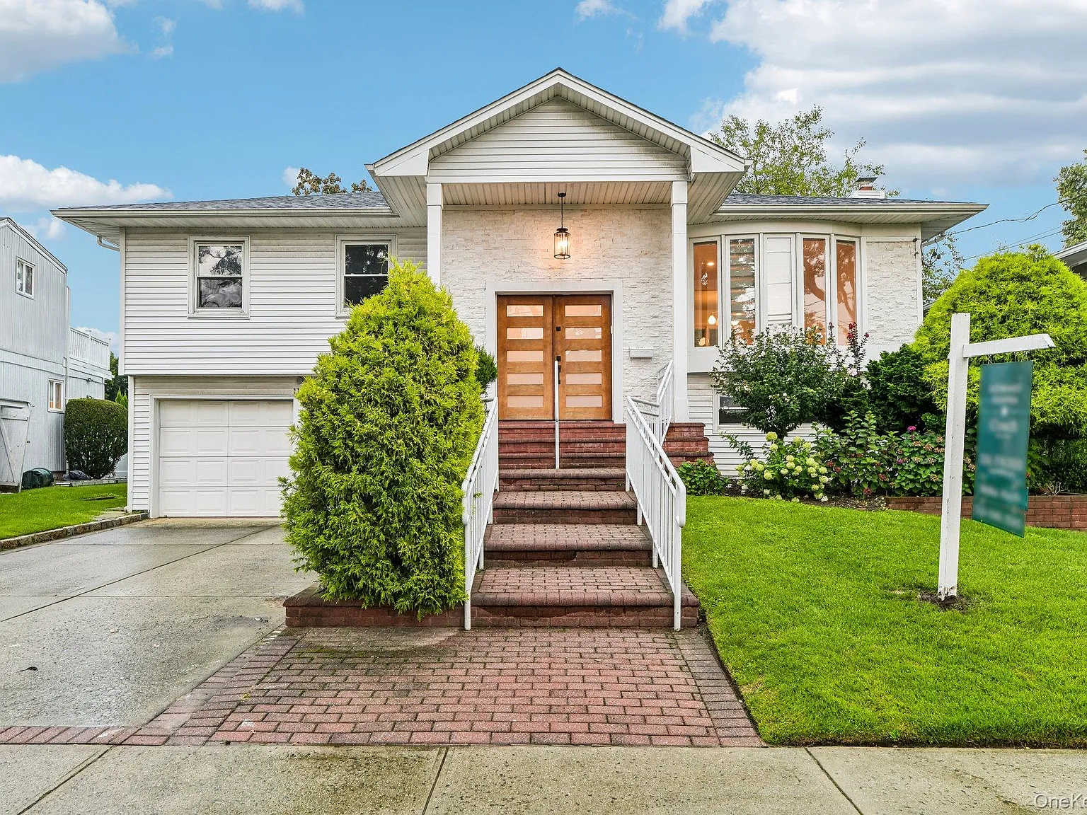 4 bed, 3.0 bath, 2475 sqft, $7,500 — Photo 1