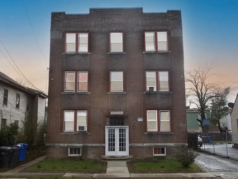 63 Glendale Ave — Photo 1