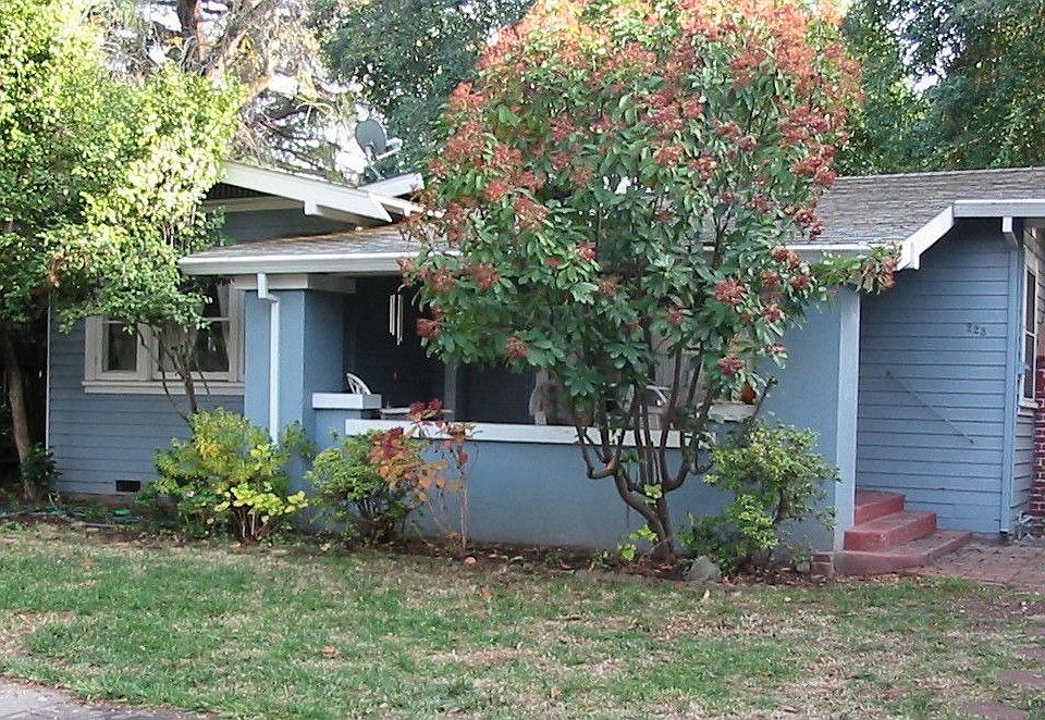 1st image of 223 W 1st Ave