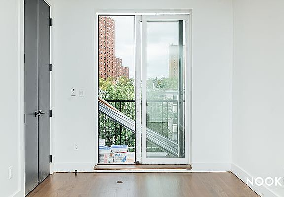 5th image of 119 Clifton Pl #4R