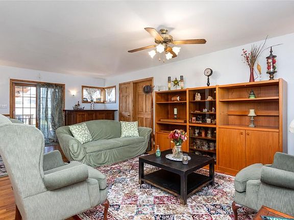 5th image of 5 Eileen Ave