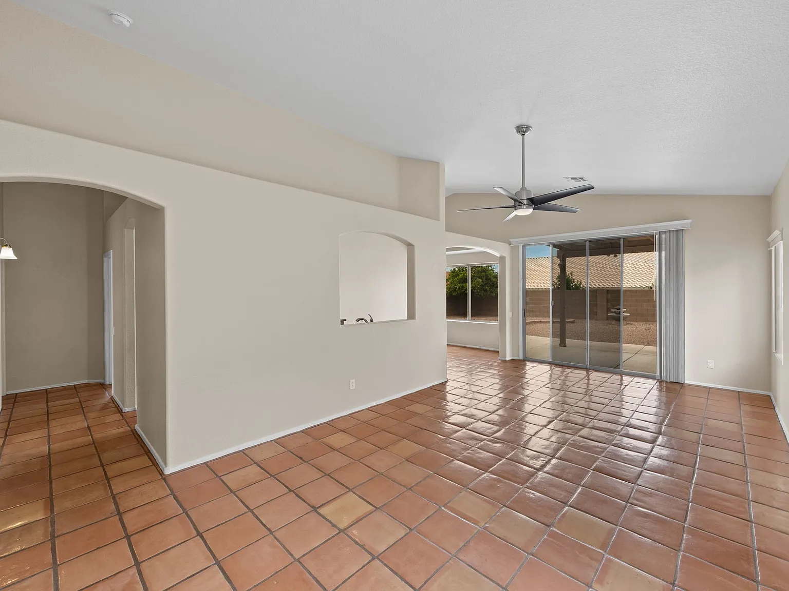 3 bed, 1364 sqft, $1,950 — Photo 4