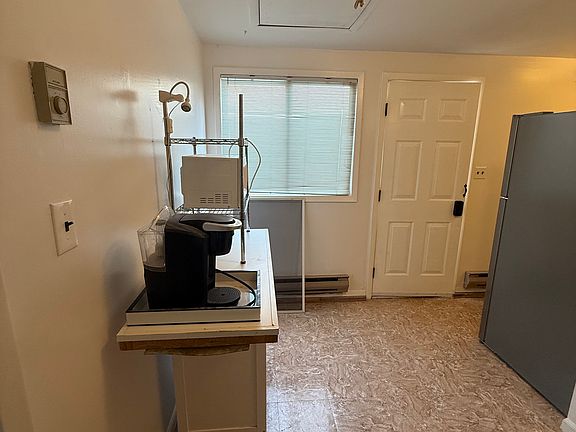 4th image of 34 Holiday Park Dr Unit 2
