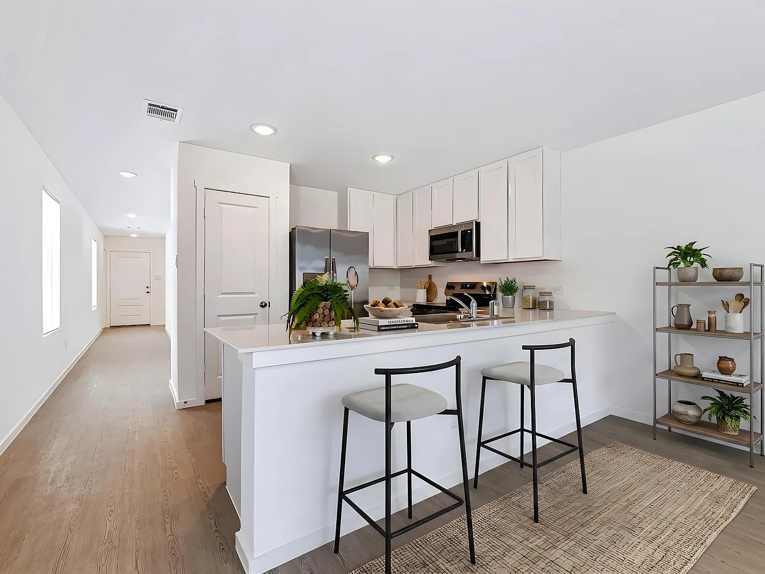 4 bed, 2.0 bath, 1483 sqft, $1,600 — Photo 4