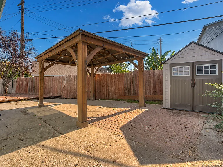 290 Lindley Dr — Photo 12