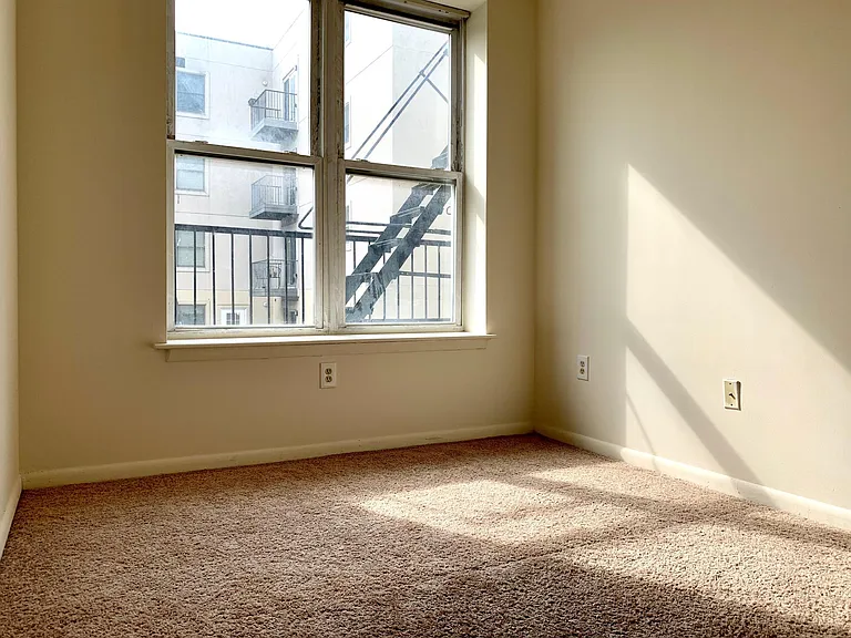 530 Monroe St #4 — Photo 3