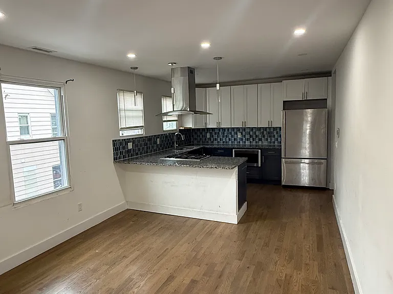 28 Hawkins St #3 — Photo 13