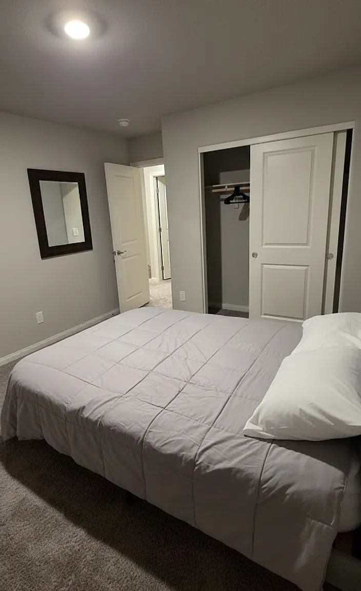 4 bed, 2.5 bath, 2432 sqft, $850 — Photo 1