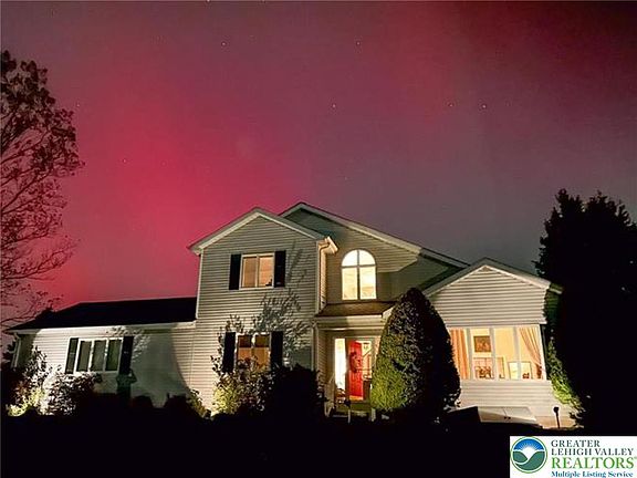5th image of 1319 Shady Ln