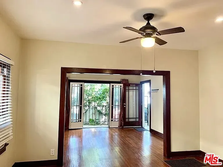 1431 N Las Palmas Ave — Photo 2