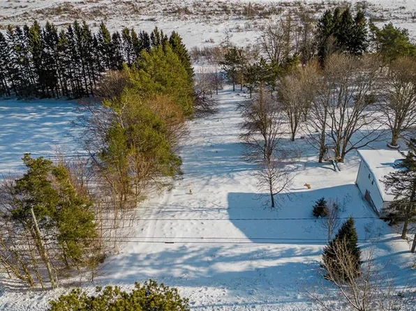 27 Harris Dr, Sackville, NB E4L 3X6