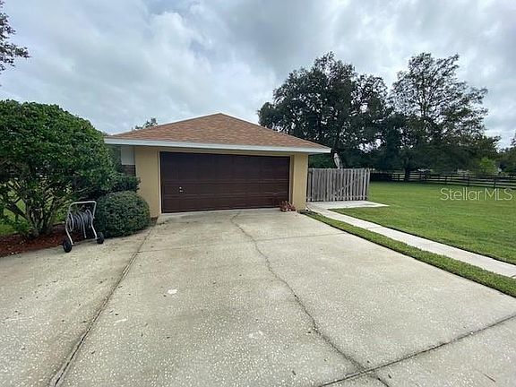 3rd image of 32126 Wolf Branch Ln