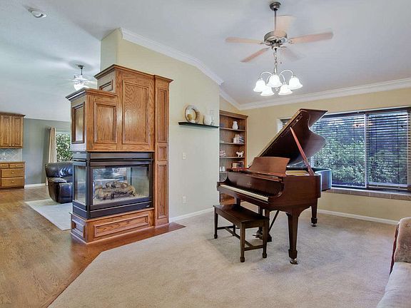 4th image of 1608 Aspen Creek Dr