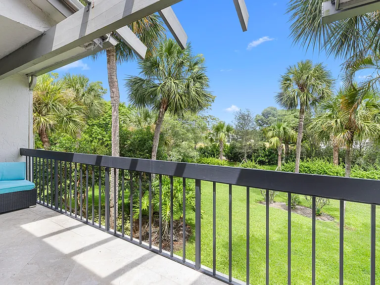 11397 Pond View Dr #E202 — Photo 3