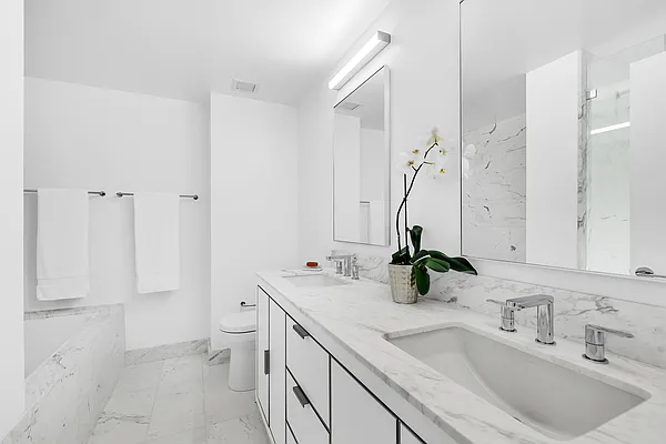 Rented by Engel & Völkers New York City | media 10